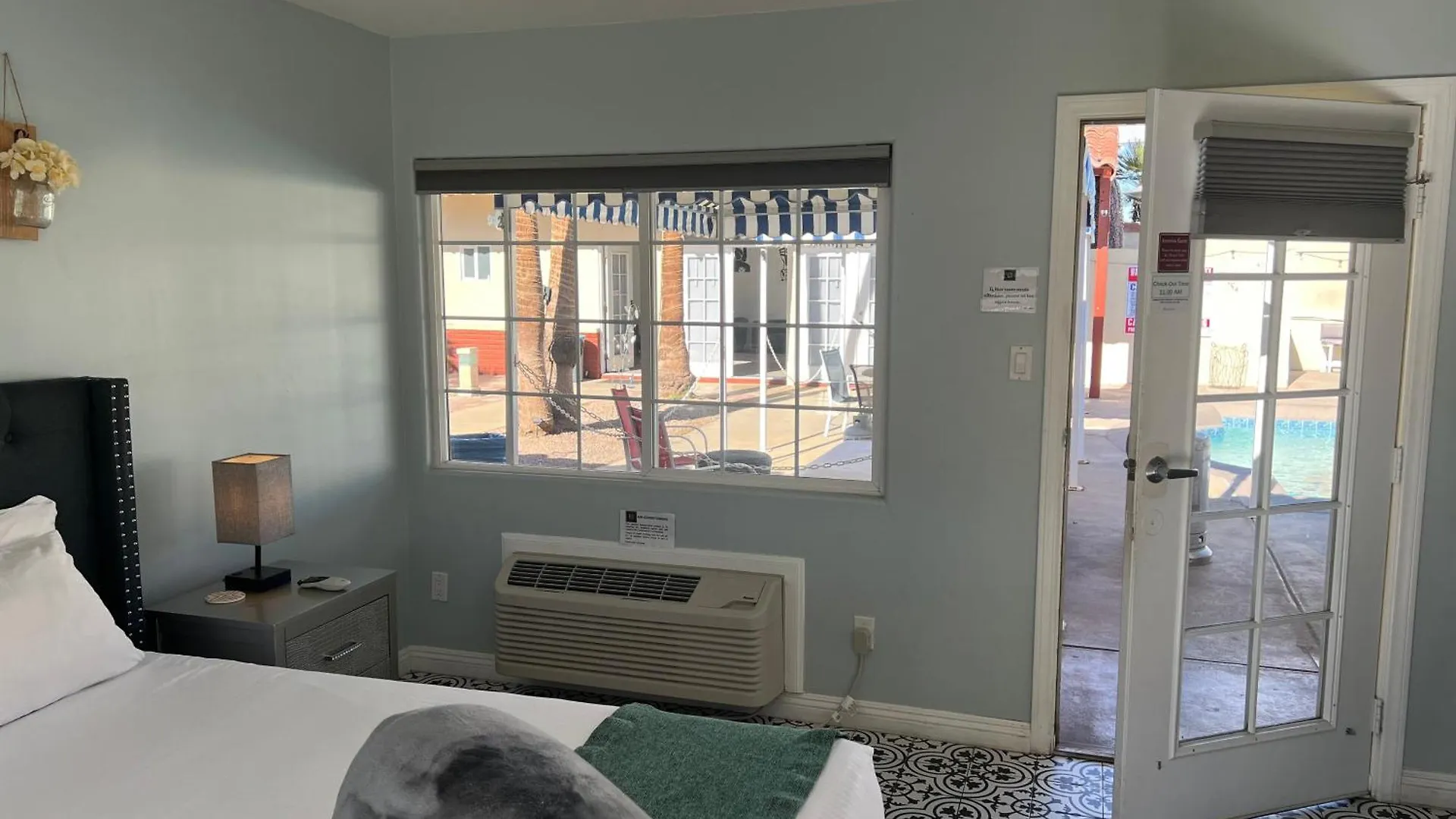 Exotic Dreams Resort Adults Only Palm Springs 3*,